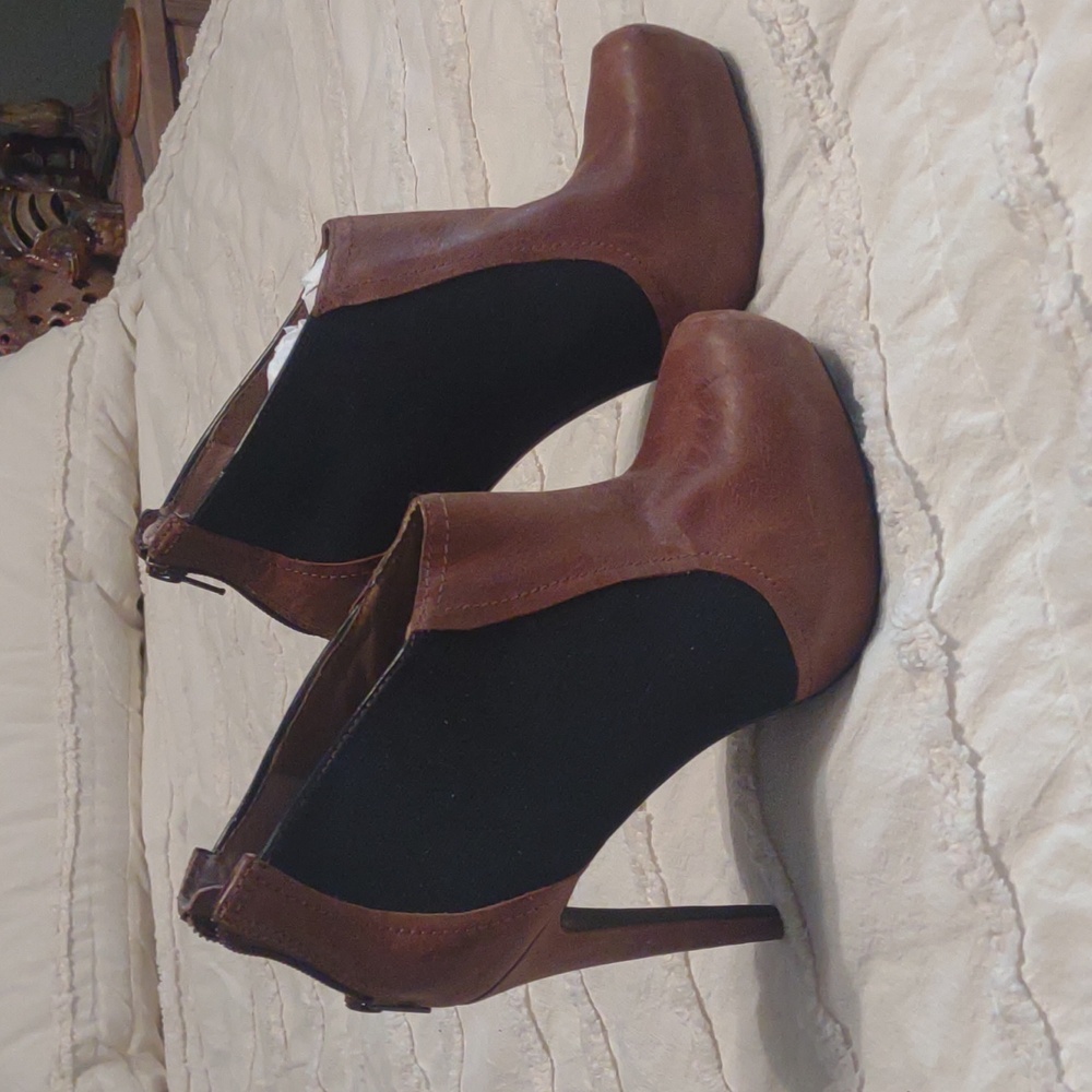 Elegant Sky High Brown and Black Women's Ankle Boots - Picture 3 of 6